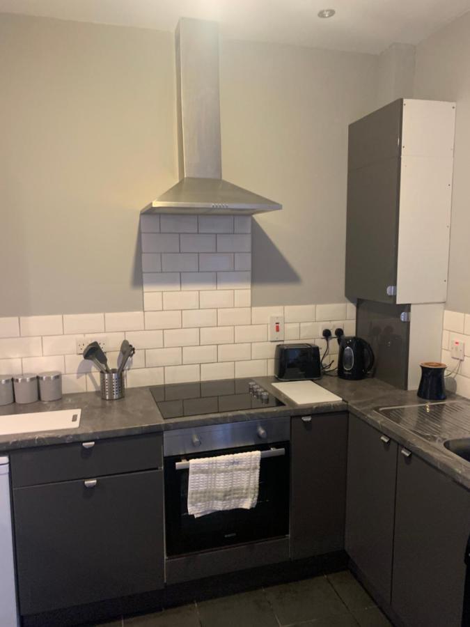 2 Bedroom Cheerful House Close To City Center Белфаст Екстериор снимка
